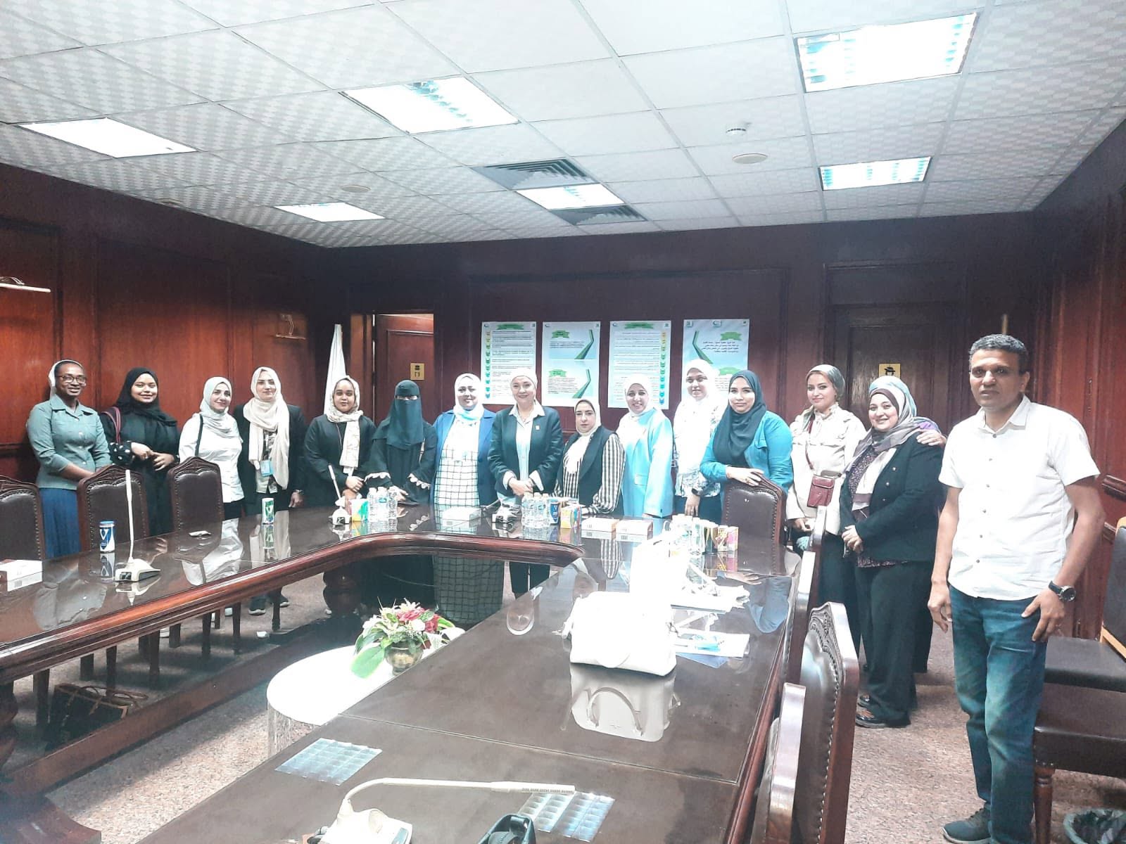 نظم مكتب الوافدين بالكلية لقاءً ترحيبيًا للطلاب الوافدين للعام الدراسي 2025-2026،